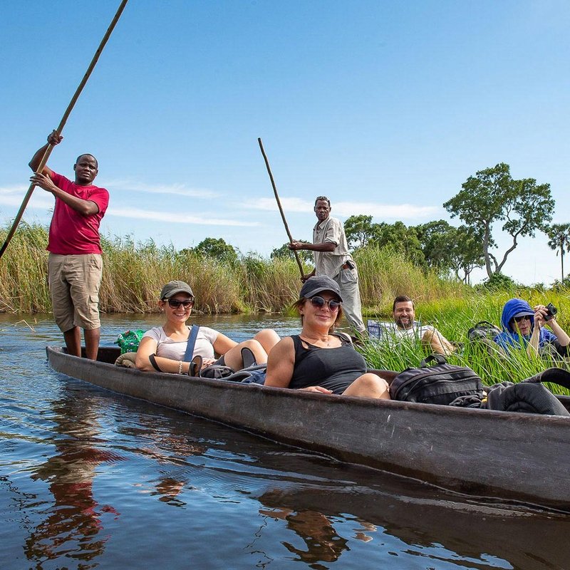 mit dem Mokoro im Okavango Delta