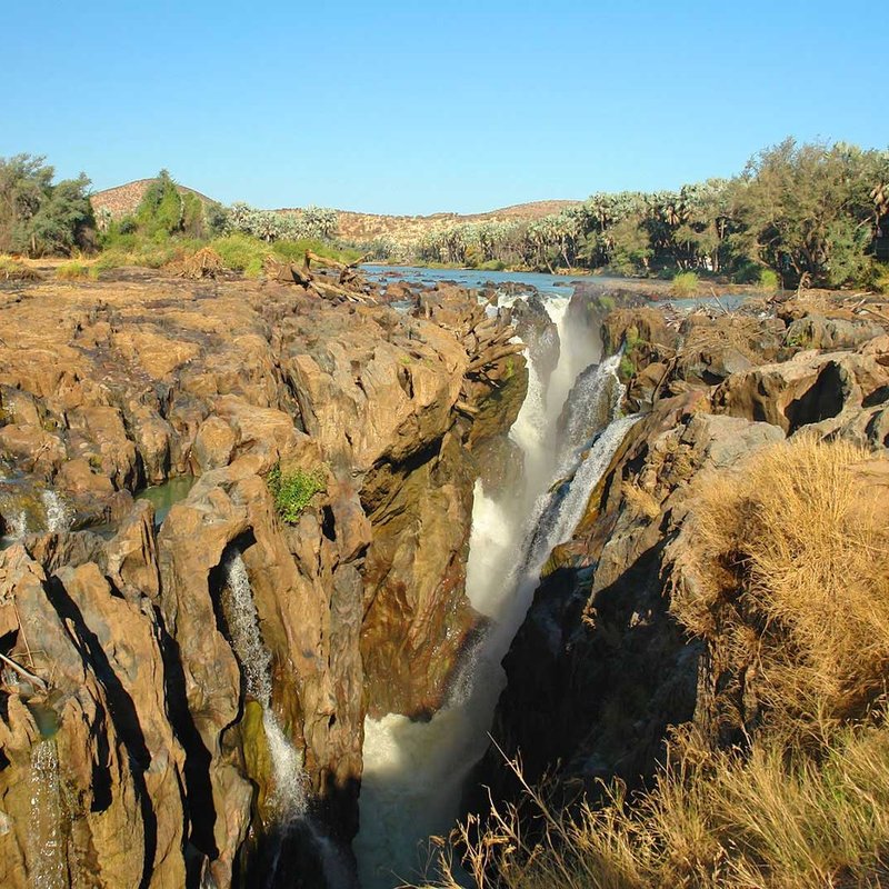 Epupa Falls Blick von Vorne auf die Wasserfälle
