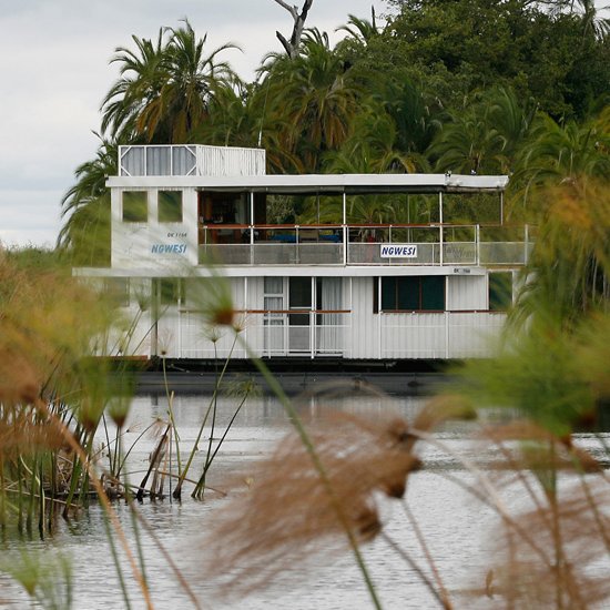 Hausboot auf dem Okavango River
