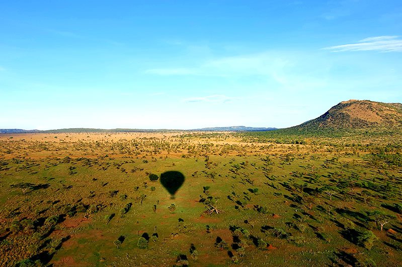 Ballon fahrt über der Serengeti auf Afrika Reise 