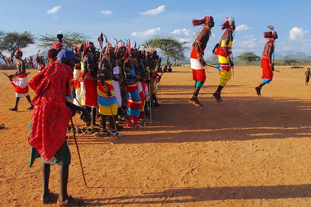 Zu Besuch in einem Maasai-Dorf